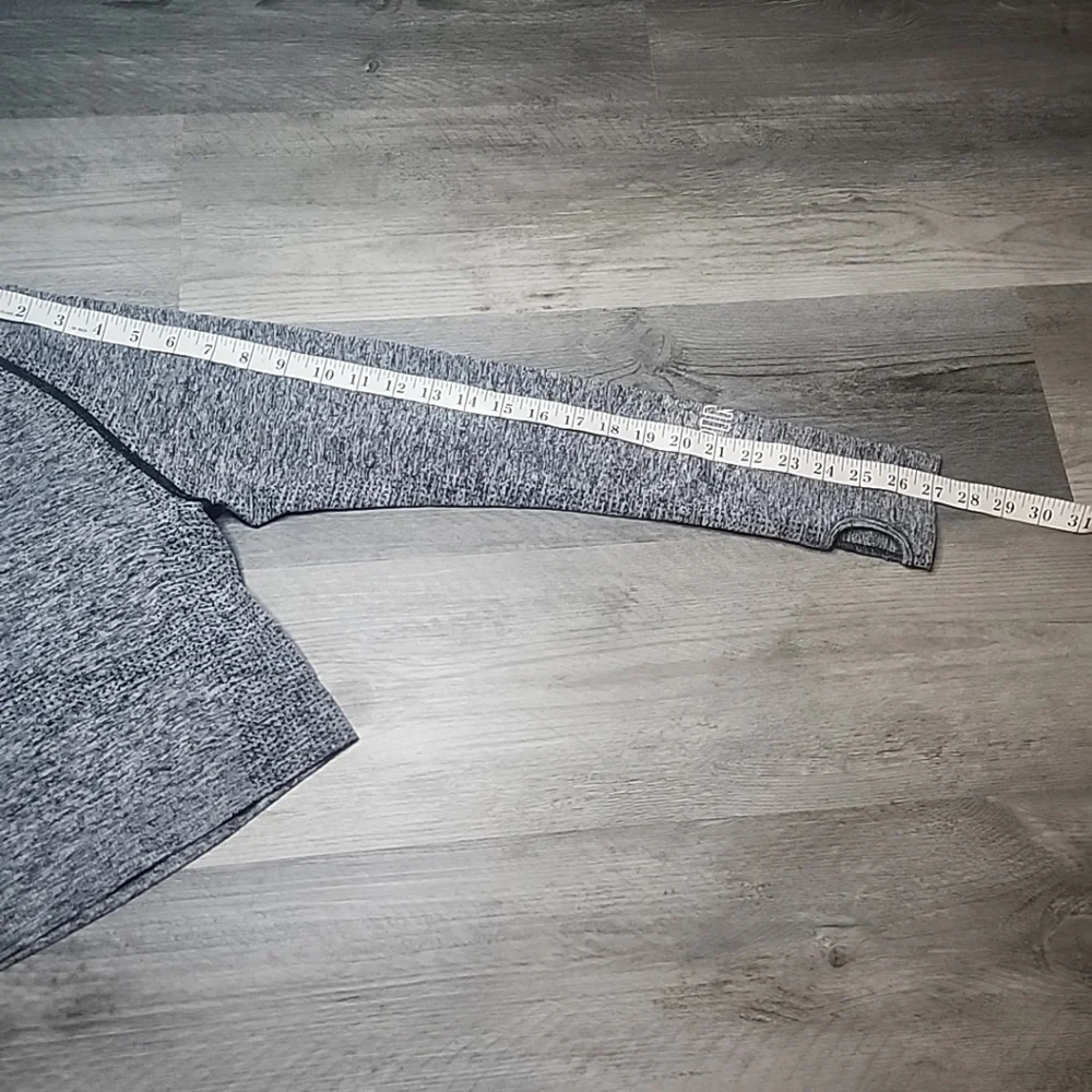 Victoria Secret PINK Top Womens Sz M Gray Long Sleeve Seamless Cropped - Picture 6 of 9